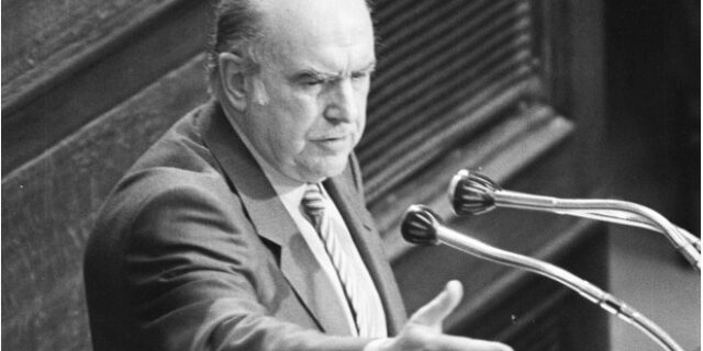 Χωρίς τον Τσίπρα η εκδήλωση της Βουλής για τον Ανδρέα Παπανδρέου