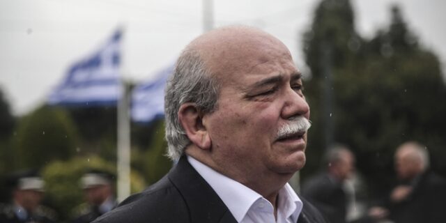 Ο Βούτσης καταδικάζει τη βία κατά διαδηλωτών