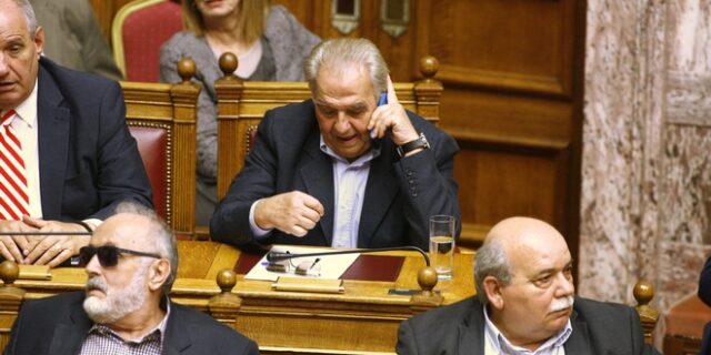 Ο Βούτσης αδειάζει Κουρουμπλή για την απλή αναλογική