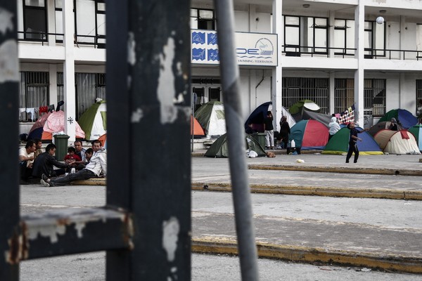 Κλείνει η αξιολόγηση, ανοίγει πάλι το προσφυγικό