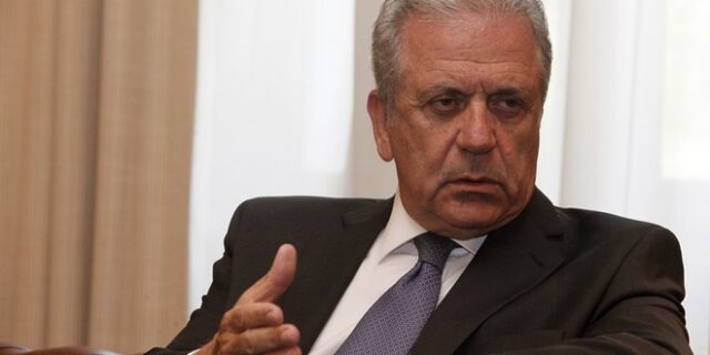 ‘Πόρτα’ Αβραμόπουλου στις πρόωρες εκλογές