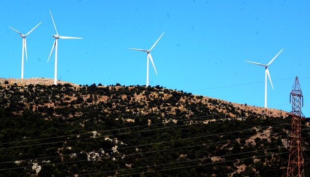 Ούριο άνεμο από το νέο νόμο περιμένουν οι ανεμογεννήτριες