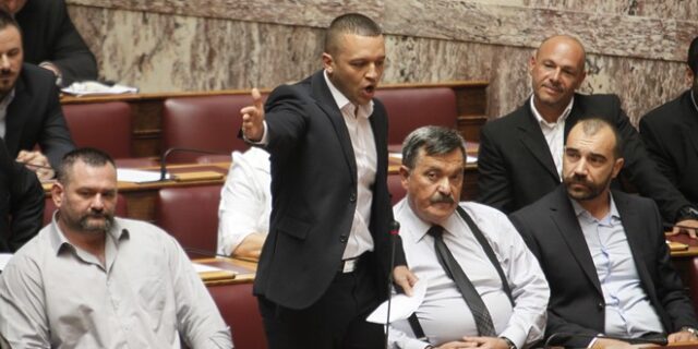 ‘Όχι’ από Κ. Τασούλα και Δ. Καμμένο στην άρση ασυλίας των χρυσαυγιτών