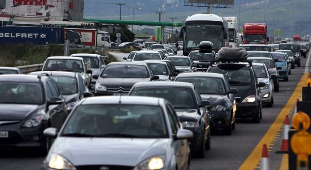 Τον άμεσο εντοπισμό των ανασφάλιστων οχημάτων ζητά το Επαγγελματικό Επιμελητήριο Αθήνας