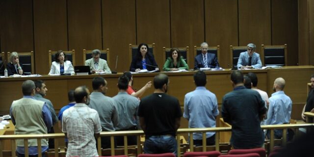 Δίκη Χρυσής Αυγής: Μάρτυρας καταγγέλλει επίθεση ‘σαν της Αμφιάλης’ έξω από τις φυλακές Κορυδαλλού