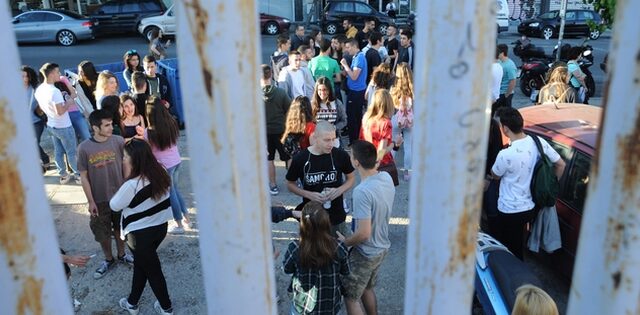 Σχέδιο Φίλη: Τέλος σε βαθμούς τριμήνων και λιγότερες εξετάσεις