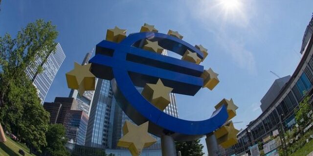 Εγκρίθηκε υπό όρους το πρόγραμμα αγοράς ομολόγων της ΕΚΤ