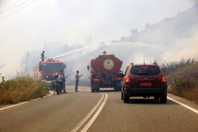 Υπό μερικό έλεγχο η φωτιά στη Ρόδο