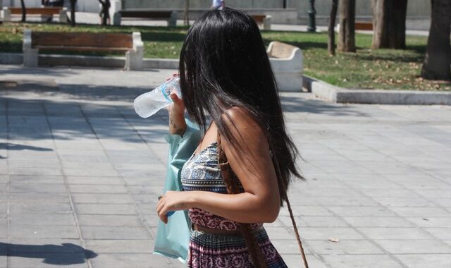 Στους 41 βαθμούς η θερμοκρασία την Κυριακή