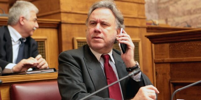 Ο Κατρούγκαλος σκίζει (Μνημόνια) το “νεοφιλελευθερισμό”