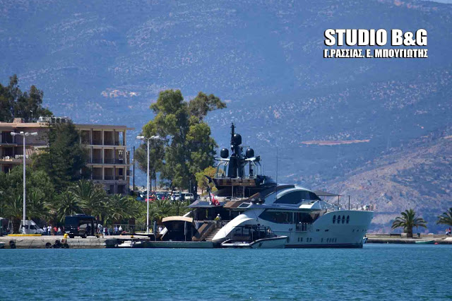 Lady M: Το πολυτελές θαλάσσιο ‘Jaguar’ Ρώσου δισεκατομμυριούχου στο Ναύπλιο