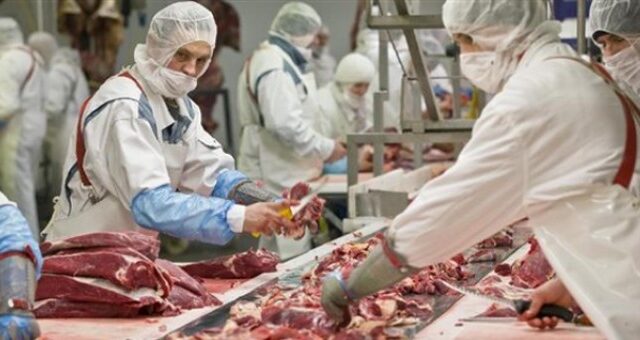 Τους έπιασαν γιατί διακινούσαν 1 τόνο σάπια κρέατα. Είχαν συλληφθεί ξανά για… σάπια όστρακα
