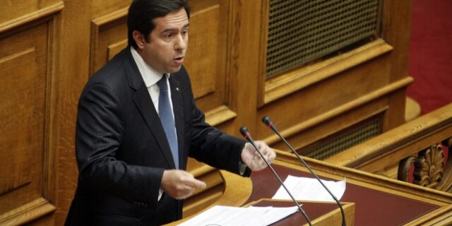 ‘Δέχομαι μπούλινγκ από τον ΣΥΡΙΖΑ’ καταγγέλλει ο Μηταράκης