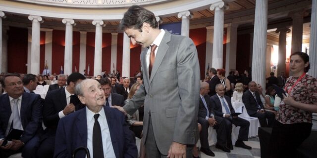 Ο Αλέξης, ο Κυριάκος και ο… Επίτιμος
