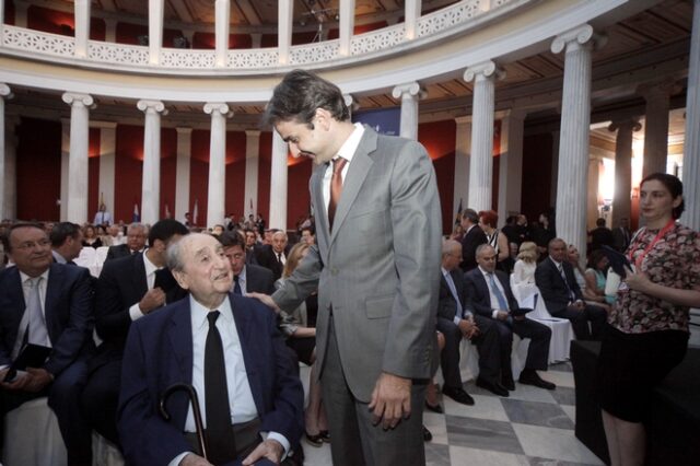 Ο Αλέξης, ο Κυριάκος και ο… Επίτιμος