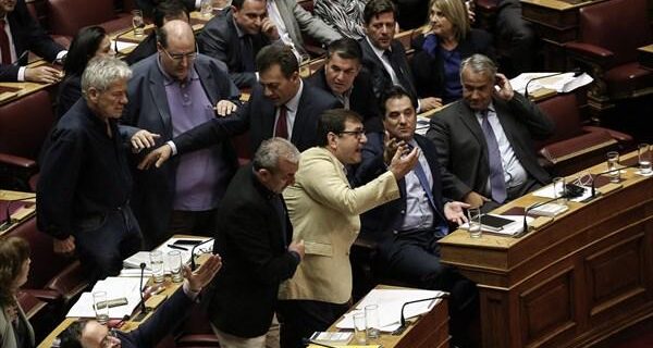ΝΔ κατά αναπτυξιακής λιτότητας