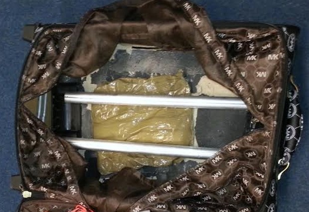 Συνελήφθησαν δύο Ολλανδοί για μεταφορά κοκαΐνης που είχε τελικό προορισμό την Τουρκία