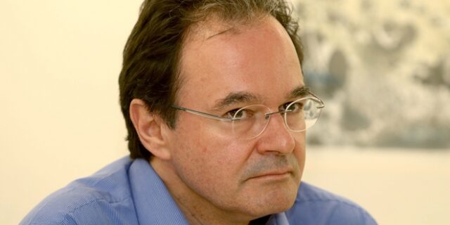 Επίθεση Παπακωνσταντίνου σε Κώστα Καραμανλή και Αριστερά