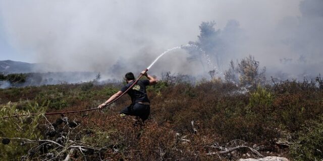 Αποπνικτική η ατμόσφαιρα στην Αττική. 56 δασικές πυρκαγιές μέσα σε λίγες ώρες