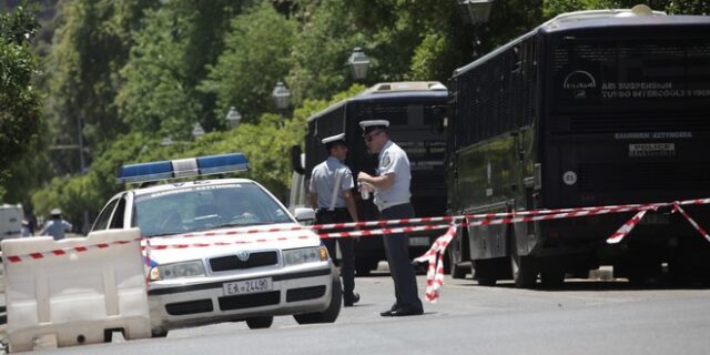 Επίθεση οπαδών με πιστόλι φωτοβολίδας σε αυτοκίνητο στην Αττική Οδό