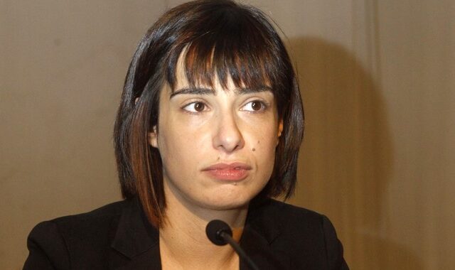 ‘Μισογεμάτο το ποτήρι’ για PODEMOS κατά τη Ράνια Σβίγκου