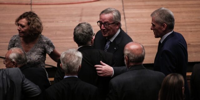 Γιούνκερ από ΣΕΒ: Η τελευταία ευκαιρία