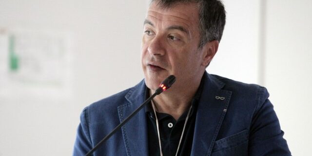 Θεοδωράκης: Γιατί να μην ξαφνιάζεστε με την εκλογή της 37χρονης Ράτζι στη Ρώμη