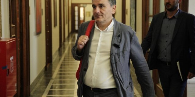 ‘Πράσινο φως’ από την Κομισιόν για την εκταμίευση της δόσης