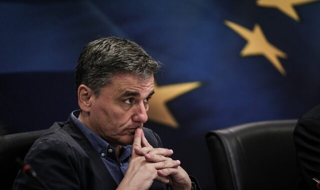 Καυτό εξάμηνο φέρνει το αναθεωρημένο μνημόνιο με τον κόφτη