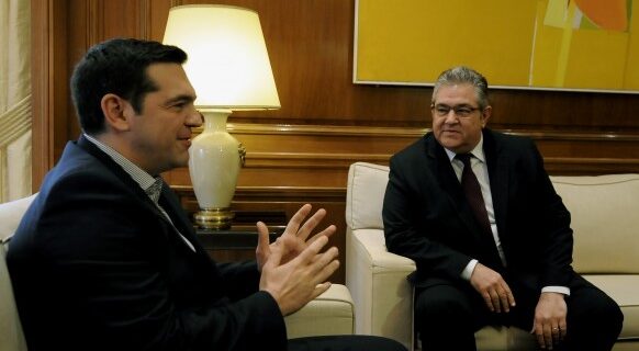 Κουτσούμπας σε Τσίπρα: Ο λαός στενάζει στα γκισέ, γι’ αυτό έπρεπε να μιλάμε