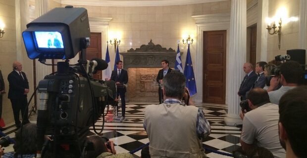 Liberation: Ο Βαλς ζηλεύει τον Τσίπρα επειδή πέρασε 7.500 σελίδες χωρίς απεργίες