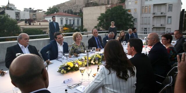 Τσίπρας σε Βαλς: Περάσαμε έναν παρατεταμένο χειμώνα και είναι καιρός να δούμε το φως στο βάθος