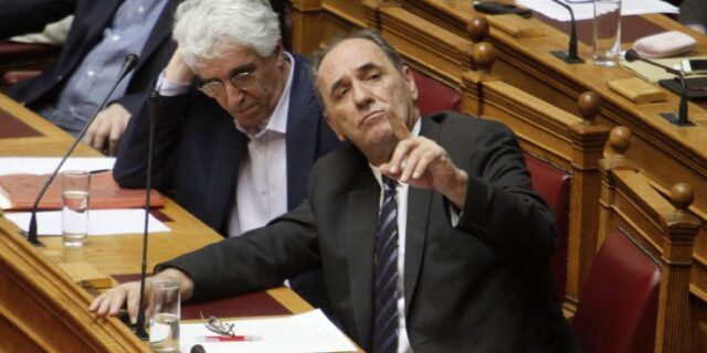 Στη Βουλή το σχέδιο νόμου για τις δημόσιες συμβάσεις