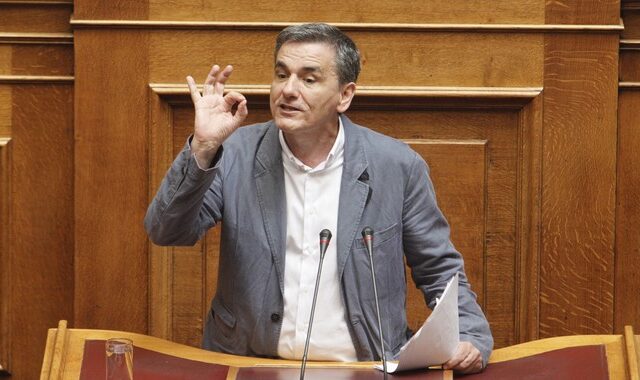 Τσακαλώτος σε ΝΔ: Δεν πέφτουμε, βρείτε άλλο αφήγημα