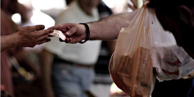 Στην πρώτη θέση της ΕΕ σε κατανάλωση πλαστικής σακούλας η Ελλάδα