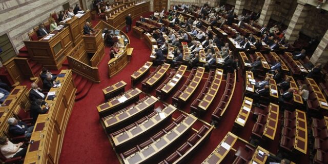 Διακομματικό ‘Ναι’, πλην ΝΔ και Λεβέντη, στην καθολική απαγόρευση των offshore