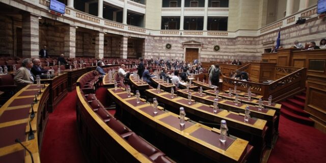 ΣΥΡΙΖΑ για νέο αναπτυξιακό: Ισόρροπη ανάπτυξη με βελτίωση της ανταγωνιστικότητας