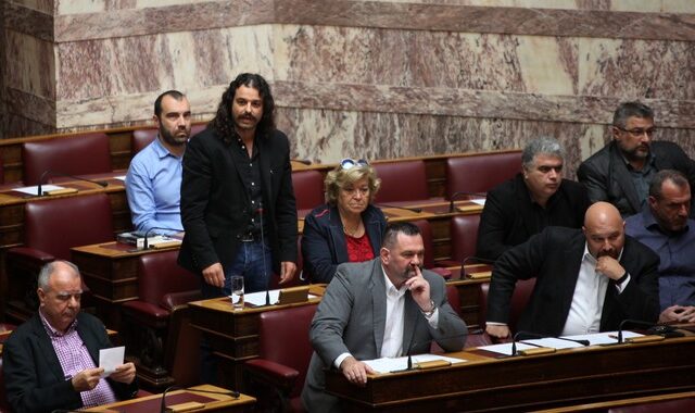 Χυδαίες ύβρεις από Χρυσαυγίτες στη Βουλή. Διακόπηκε η συνεδρίαση