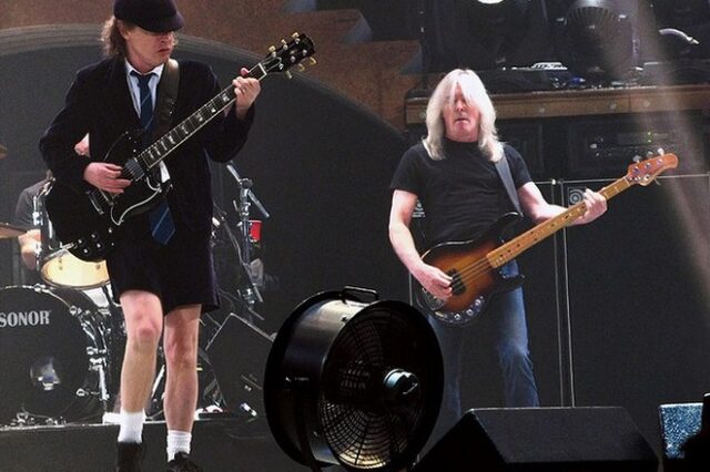 Ο τελευταίος να κλείσει την πόρτα στους AC/DC: Αποσύρεται ο μπασίστας Κλιφ Ουίλιαμς