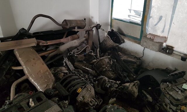 Εξαρθρώθηκε σπείρα που έκλεβε αυτοκίνητα και τα μετέτρεπε σε ανταλλακτικά