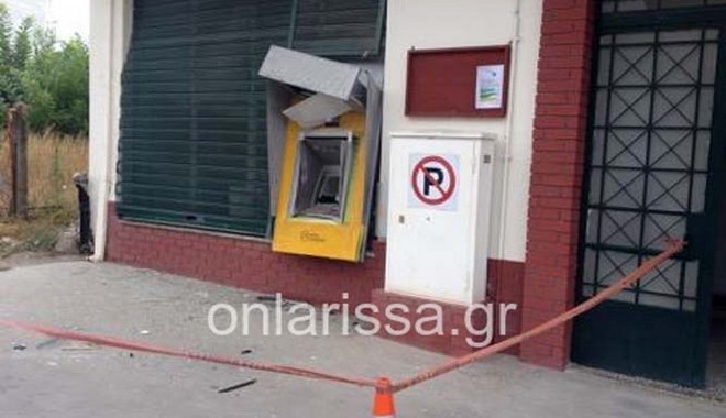 Ανατίναξαν ATM στη Λάρισα και πήραν 40.000 ευρώ