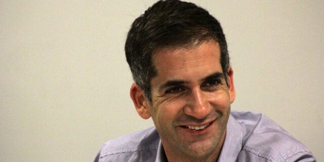 Κώστας Μπακογιάννης: Δείτε την πρώτη φωτογραφία με τα τέσσερα παιδιά του