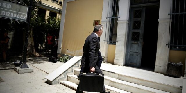 Παράνομη η πολύμηνη αποχή των δικηγόρων