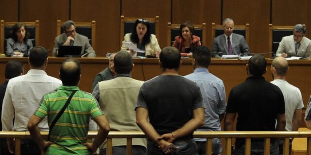 Αστυνομικός στη δίκη της Χρυσής Αυγής: Είμαι μόνο ο οδηγός