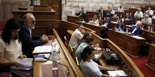 Κάτω από τις 200 ψήφους – μέχρι στιγμής – η απλή αναλογική