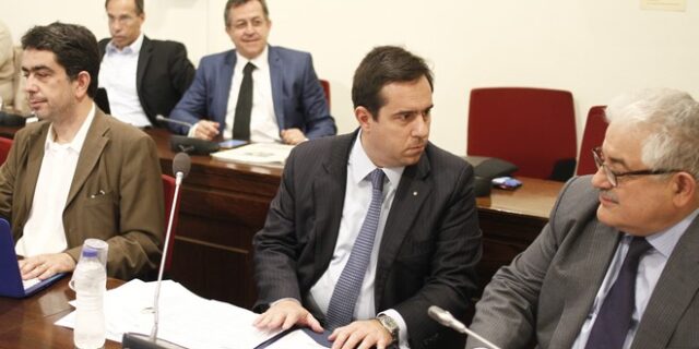 Καβγάς για τα μάτια των καναλαρχών στην Εξεταστική