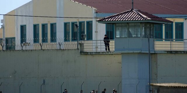 Δραπέτης των Φυλακών Τρικάλων ο ένας από τους ληστές που συνελήφθησαν στο Αιγάλεω