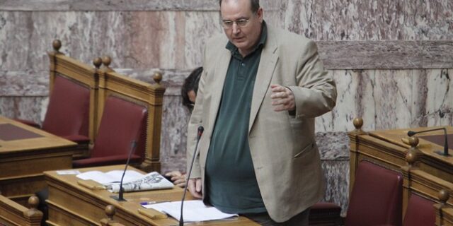 Ν. Φίλης: Νόμιμη και ηθική η απόσπαση της Μπέτυς Μπαζιάνα στο ΕΜΠ