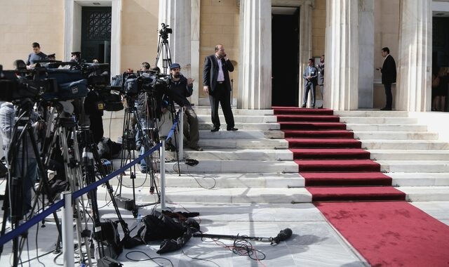 Τηλεοπτικές άδειες: 11 αιτήσεις για τα τέσσερα πανελλαδικά κανάλια