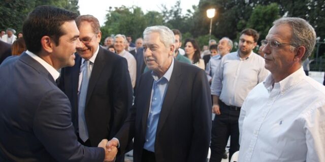 Σε λίγο η εκδήλωση για την αναθεώρηση. Παρών και ο Φ. Κουβέλης